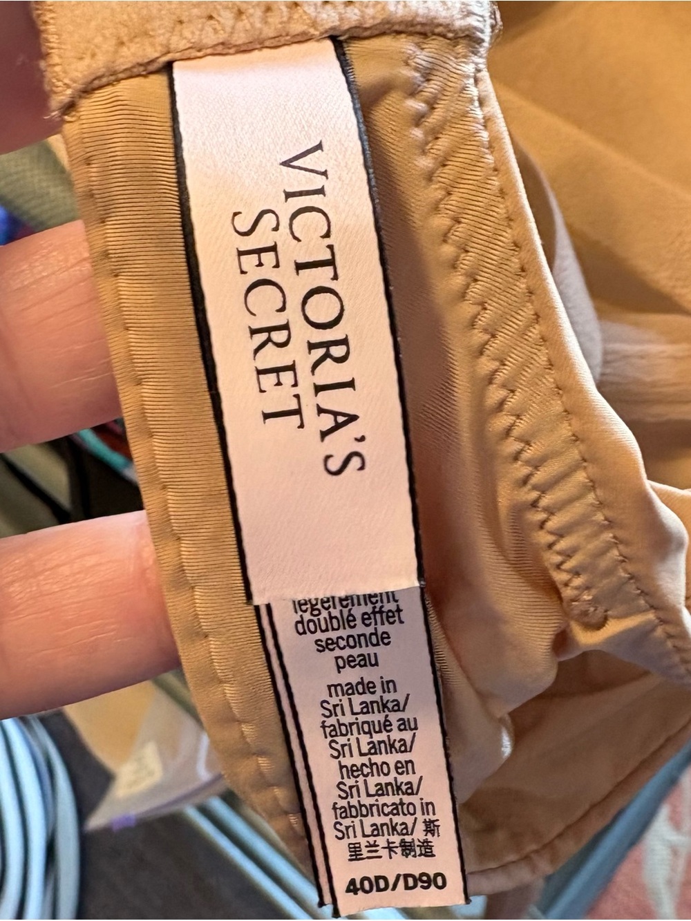 6 Victoria's Secret Bras size 40 D.  3 beige, 1 animal print,1 Ivory, 1 Lavender - Picture 6 of 16
